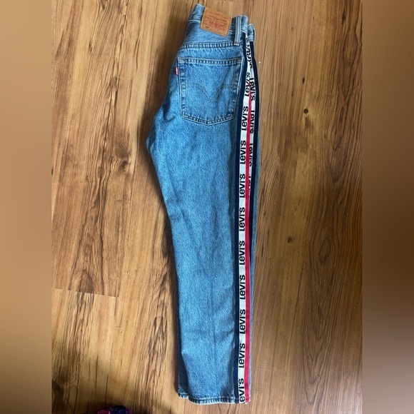 Levis 501 Crop Jeans - Picture 3 of 3